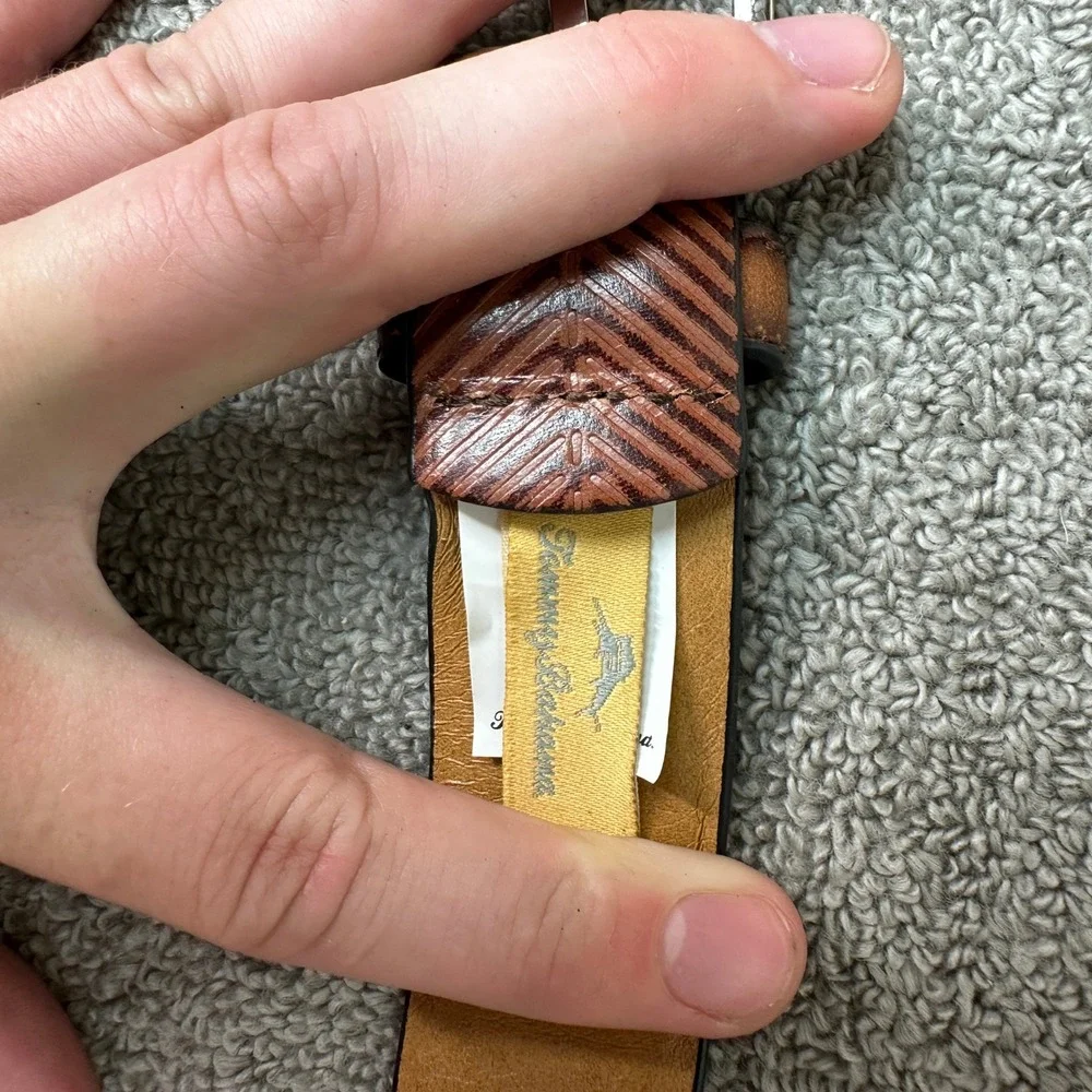 Tommy Bahama Mens Brown Leather Herringbone Embossed Belt Size 40 1101TM0025-251